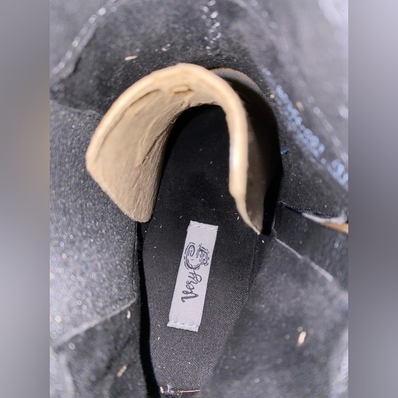 Very G Zoe Chunky Platform Heeled‎ Ankle Booties Women 11M Slip-On Outdoor NEW - Picture 7 of 10